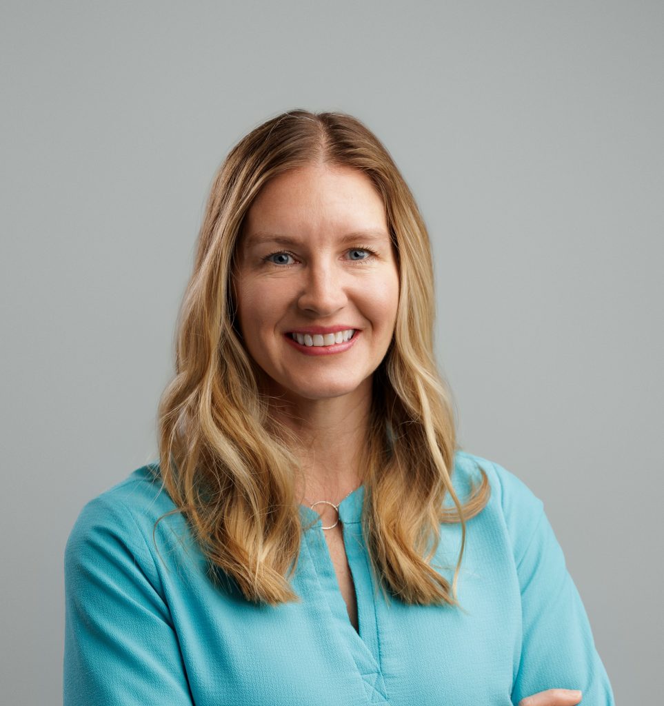 headshot of jennifer schindele